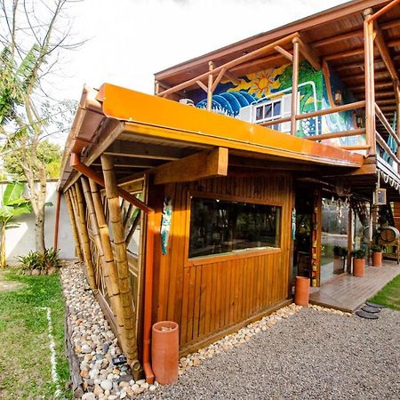 Hostel Quintal Do Rosa Praia do Rosa Bagian luar foto