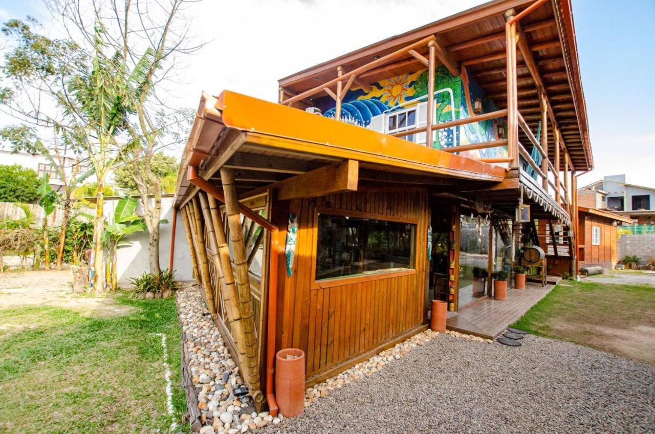 Hostel Quintal Do Rosa Praia do Rosa Bagian luar foto